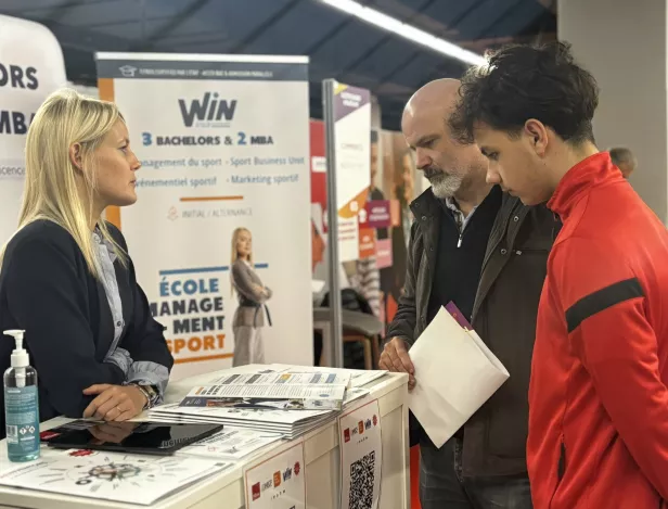 WIN-au-salon-Post-Bac-du-Figaro